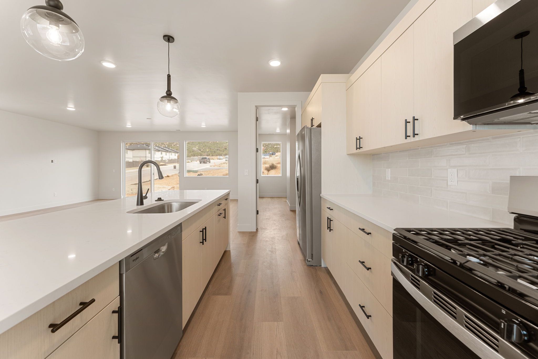 Best home floor plans: learn what matters beyond square footage—how flexible rooms, smart space separation, natural light, and efficient flow improve daily living.